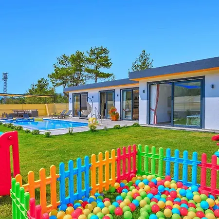 Luxury 2 Bedroom In Saribelen With Private Pool Villa *
